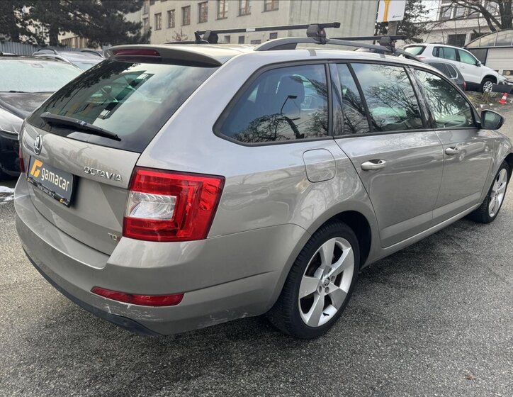 Škoda Octavia Kombi 2,0 l 110 kw