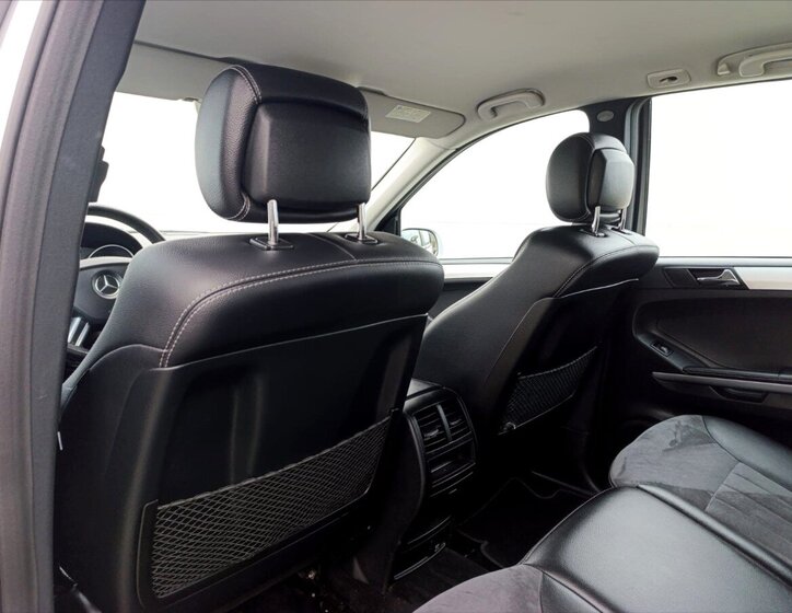 Mercedes-Benz Třídy M SUV 3,0 l 165 kw