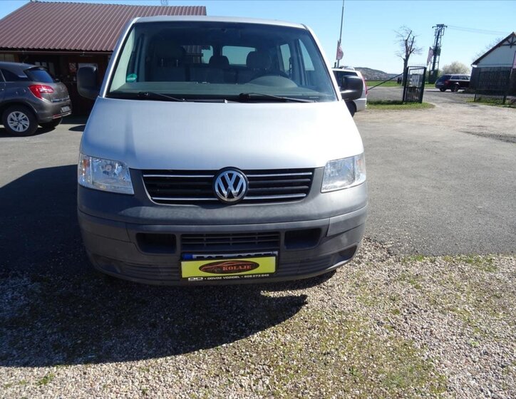 Volkswagen Caravelle MPV 2,5 l 96 kw