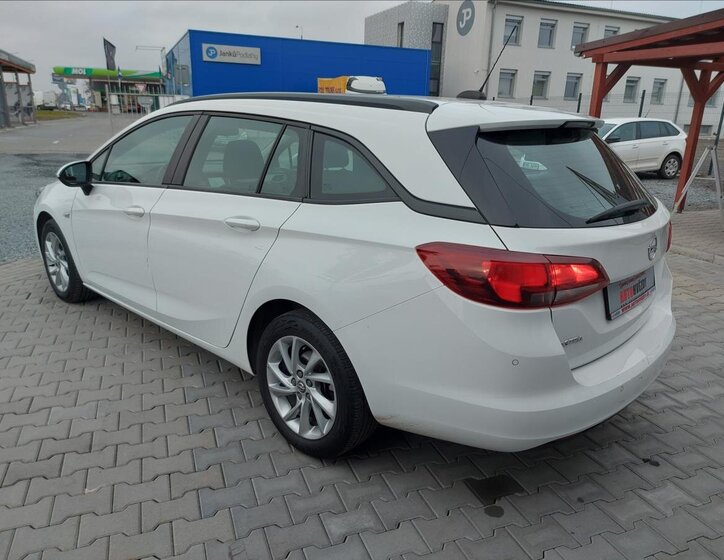 Opel Astra 8