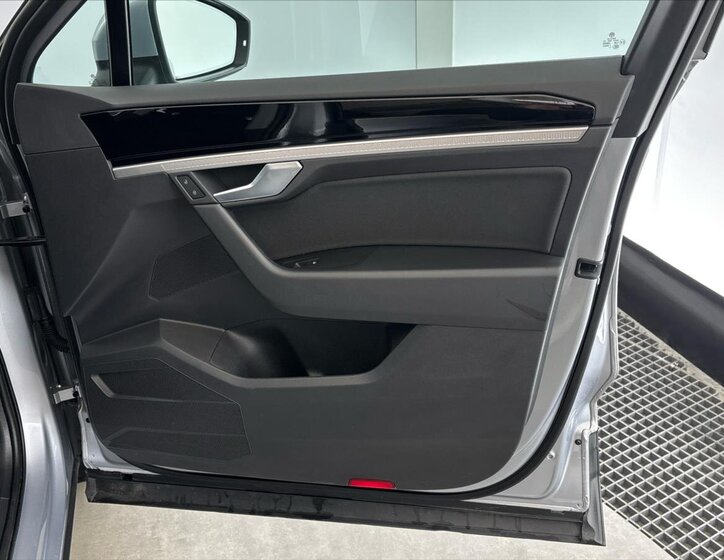 Volkswagen Touareg SUV / Terénní 3,0 l 170 kw