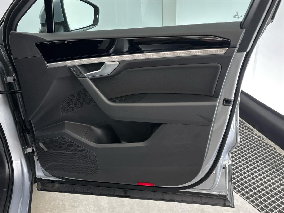 Volkswagen Touareg SUV / Terénní 3,0 l 170 kw