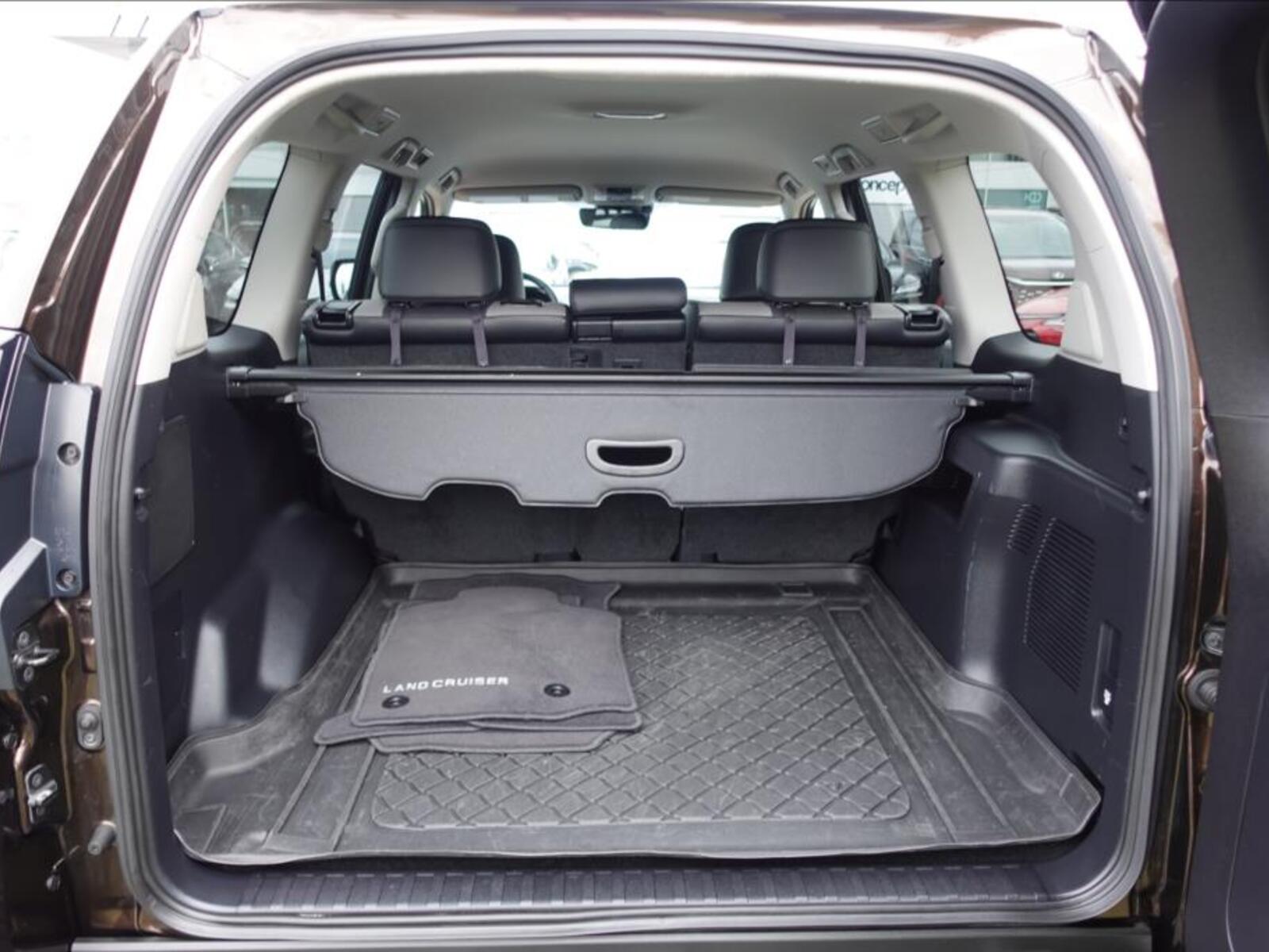 Toyota Land Cruiser 14