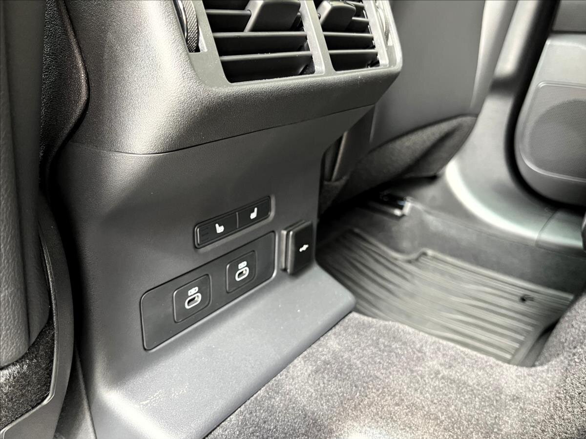 Land Rover Range Rover Velar SUV / Terénní 2,0 l 297 kw