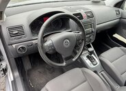 Volkswagen Golf 23