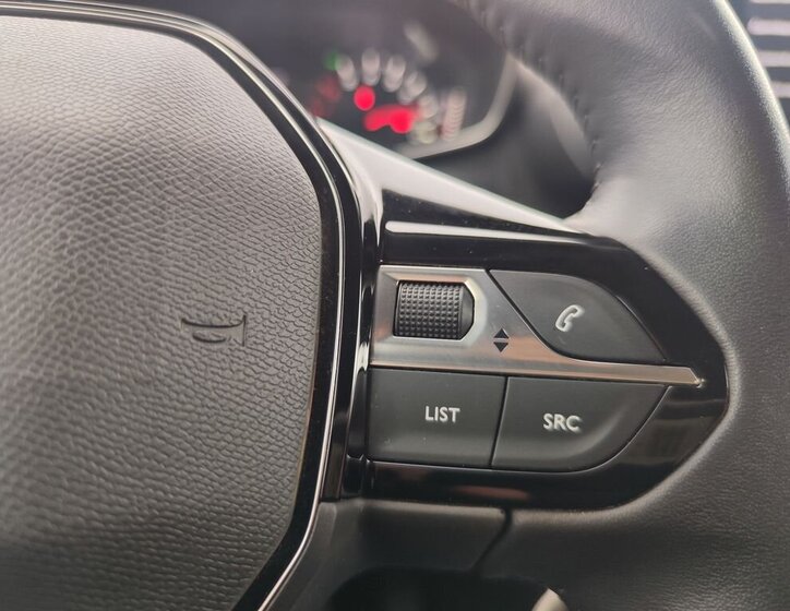 Peugeot 2008 SUV 1,2 l 74 kw