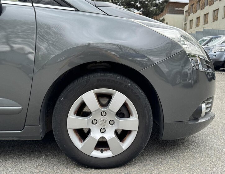 Peugeot 5008 Kombi 2,0 l 110 kw