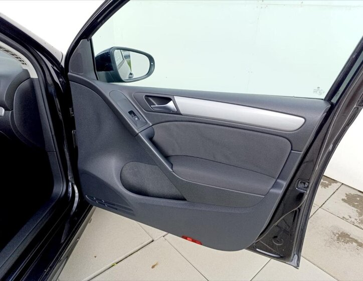 Volkswagen Golf Hatchback 1,6 l 77 kw