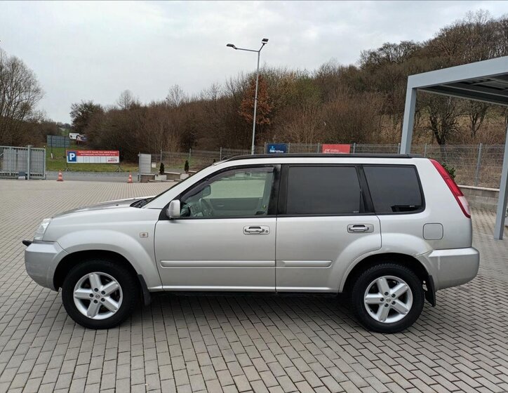 Nissan X-Trail SUV / Terénní 2,5 l 121 kw
