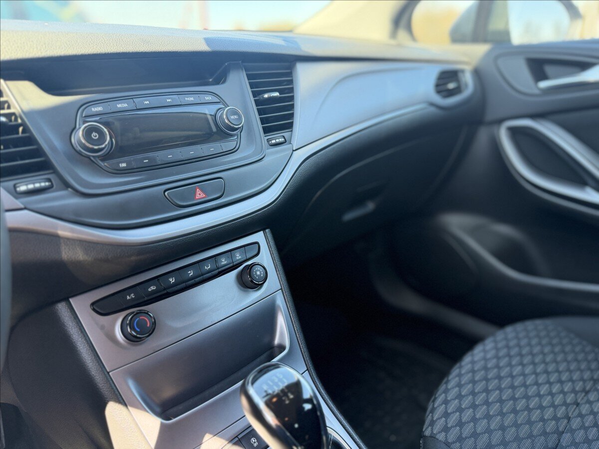 Opel Astra Hatchback 999,0 77 kw