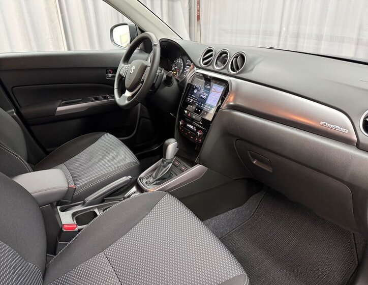 Suzuki Vitara SUV / Terénní 1,4 l 81 kw