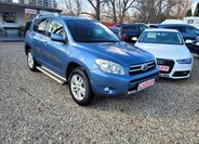 Toyota RAV4 SUV / Terénní 2,2 l 100 kw