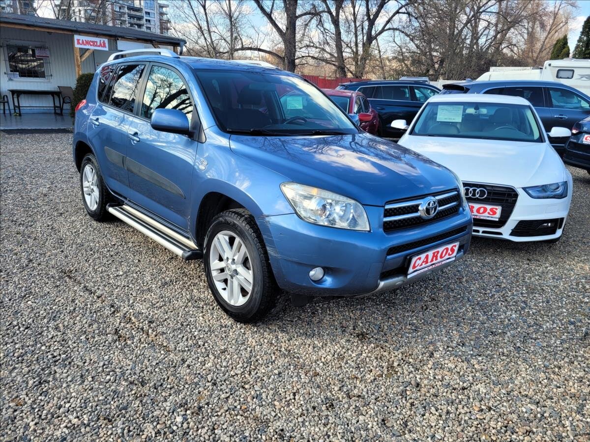 Toyota RAV4 SUV / Terénní 2,2 l 100 kw