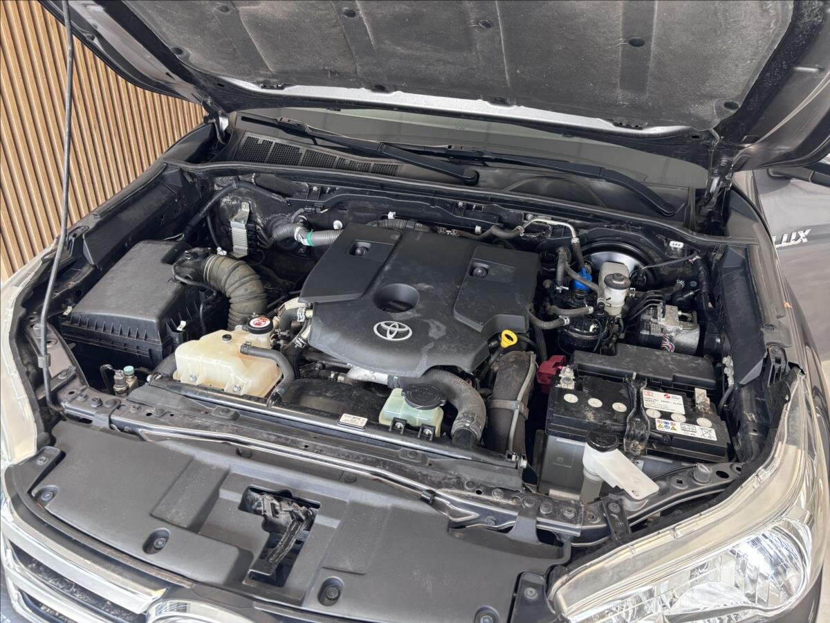 Toyota Hilux Pick-up 2,4 l 110 kw