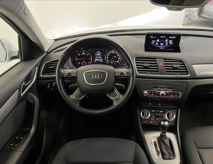 Audi Q3 5