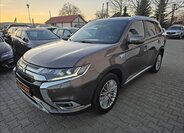 Mitsubishi Outlander 3