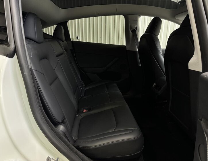Tesla Model Y 31