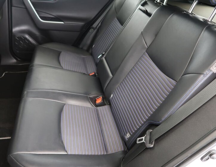 Toyota RAV4 SUV / Terénní 2,5 l 131 kw