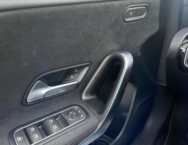 Mercedes-Benz Třídy A Hatchback 2,0 l 110 kw