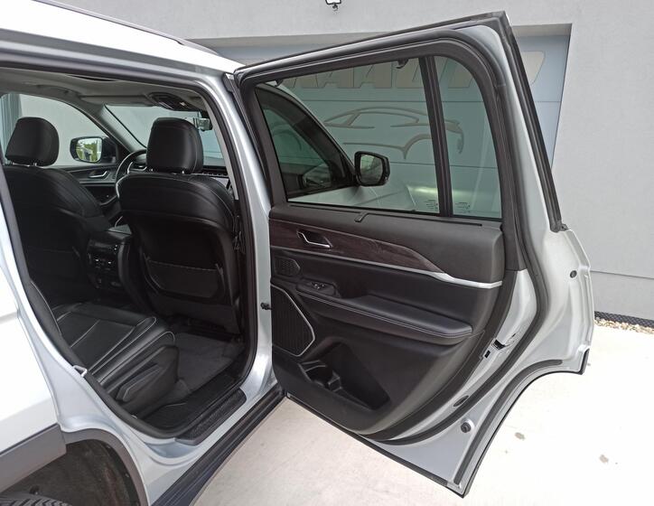 Jeep Grand Cherokee 37