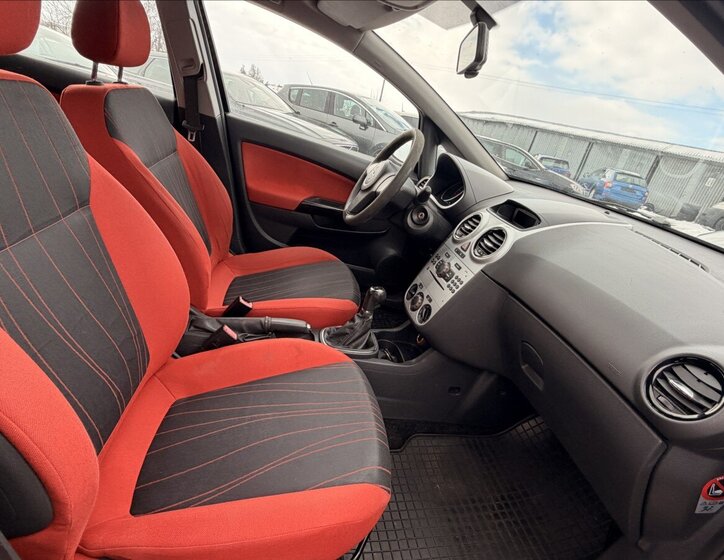 Opel Corsa Hatchback 1,4 l 66 kw