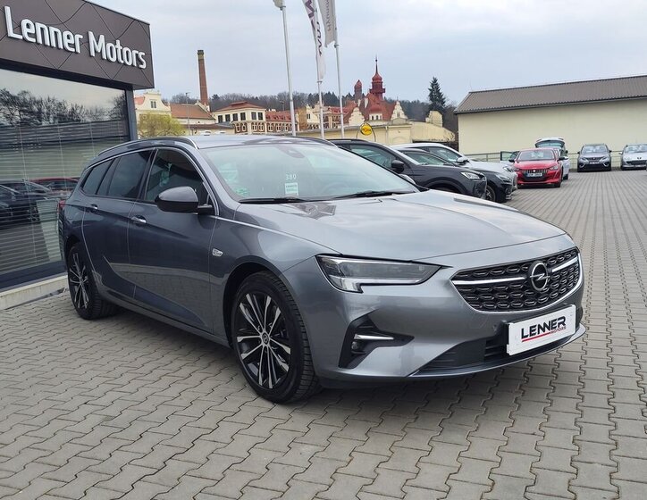 Opel Insignia Kombi 2,0 l 128 kw