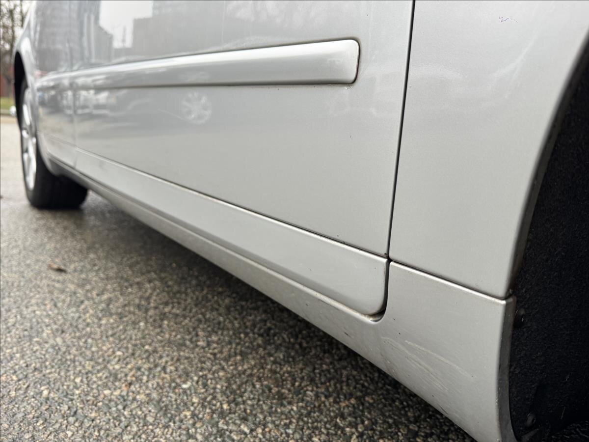 Audi A4 Kombi 2,0 l 103 kw