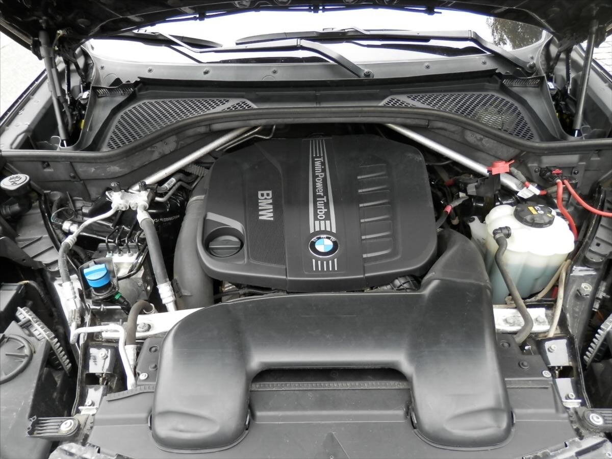 BMW X5 Kombi 3,0 l 190 kw