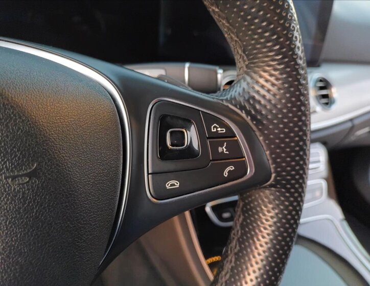 Mercedes-Benz Třídy E Kombi 3,0 l 190 kw