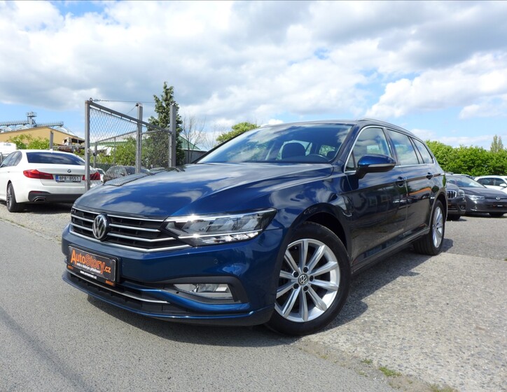 Volkswagen Passat 1
