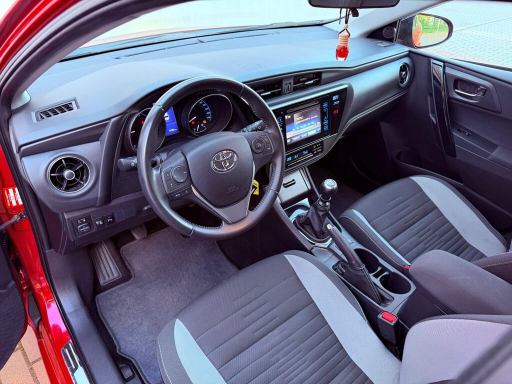 Toyota Auris Kombi 1,2 l 86 kw