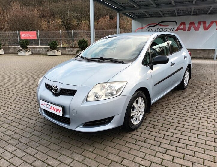 Toyota Auris Hatchback 1,4 l 66 kw