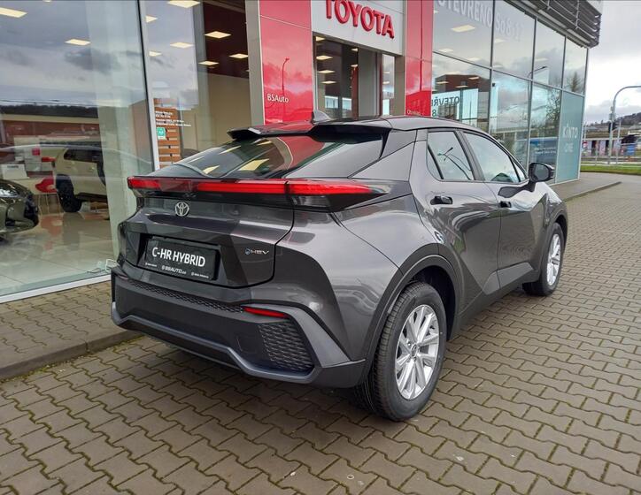 Toyota C-HR 4