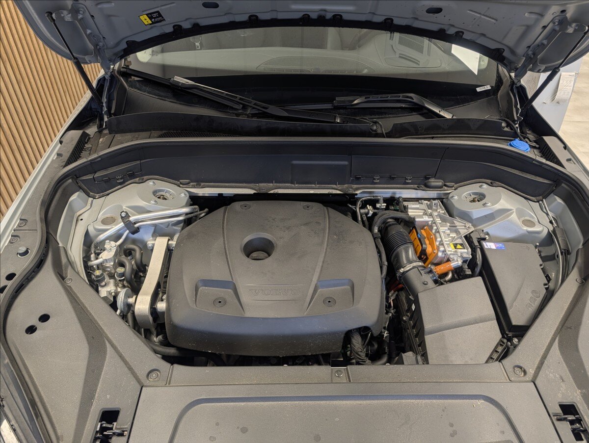 Volvo XC90 Ostatní 2,0 l 335 kw