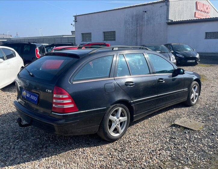 Mercedes-Benz Třídy C Kombi 2,1 l 110 kw