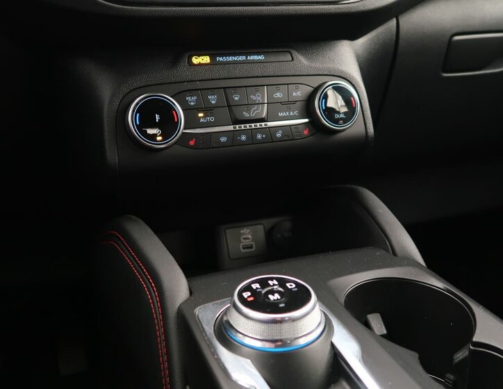 Ford Kuga SUV / Terénní 2,0 l 88 kw