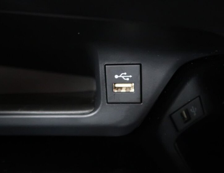 Toyota C-HR SUV 1,8 l 72 kw