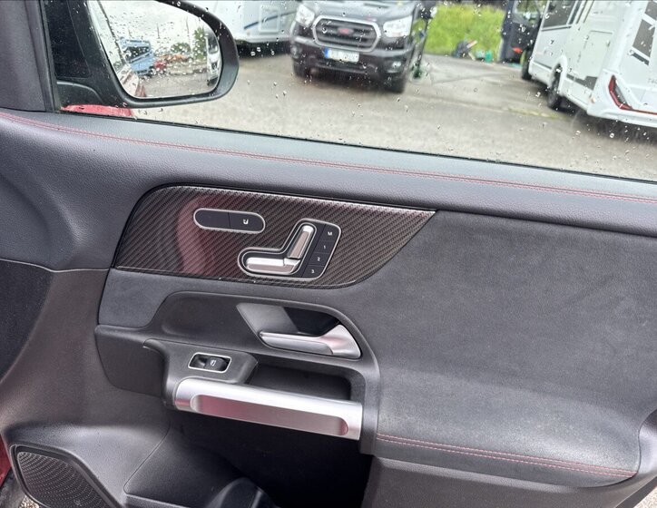 Mercedes-Benz GLB SUV / Terénní 2,0 l 225 kw