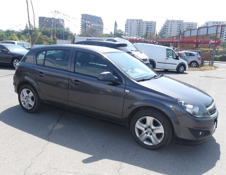 Opel Astra Hatchback 1,4 l 66 kw