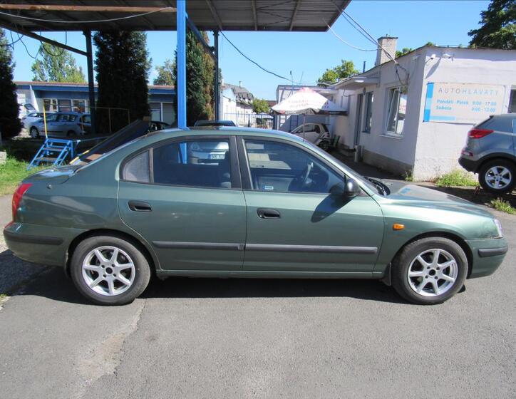 Hyundai Elantra 8