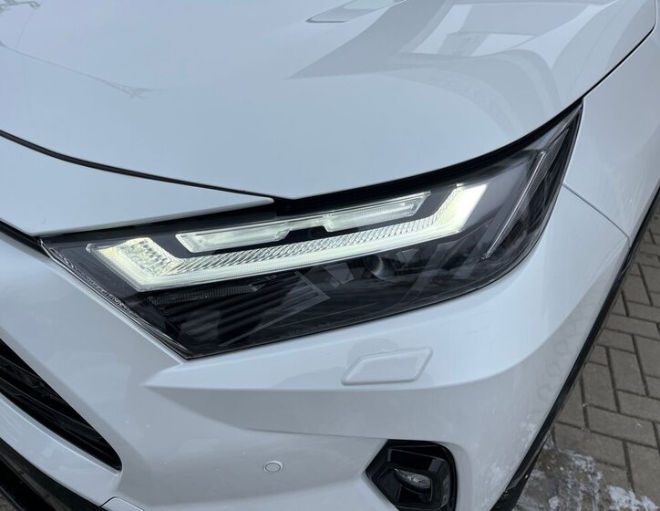 Toyota RAV4 SUV 2,5 l 131 kw