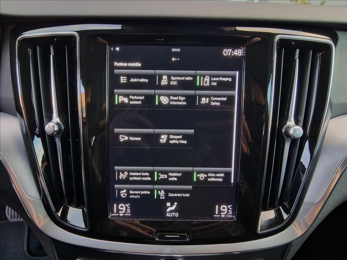 Volvo V60 Kombi 2,0 l 145 kw