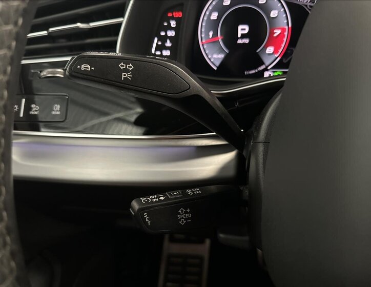 Audi SQ8 SUV 4,0 l 373 kw