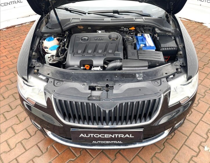 Škoda Superb Kombi 2,0 l 103 kw