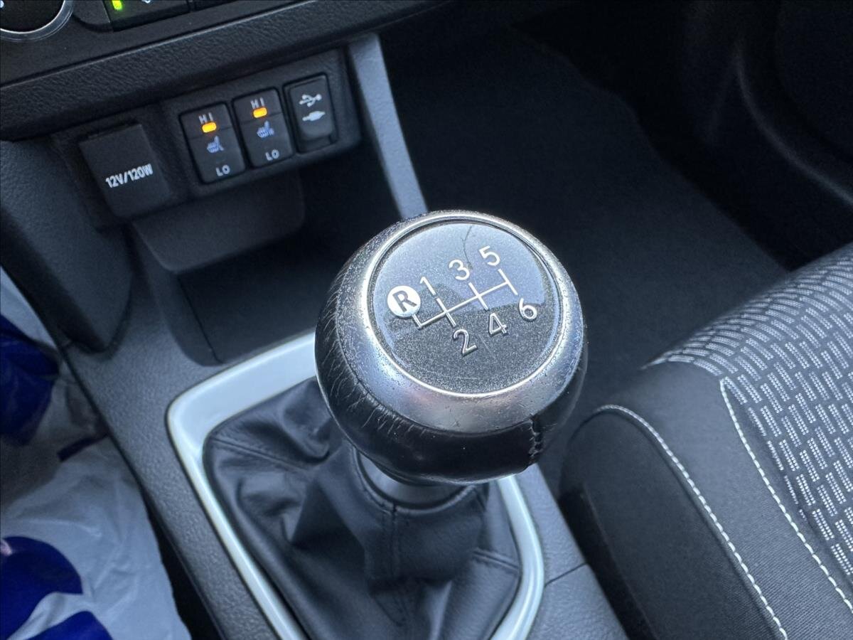 Toyota Auris Kombi 1,6 l 98 kw