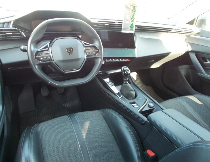 Peugeot 308 Hatchback 1,5 l 96 kw