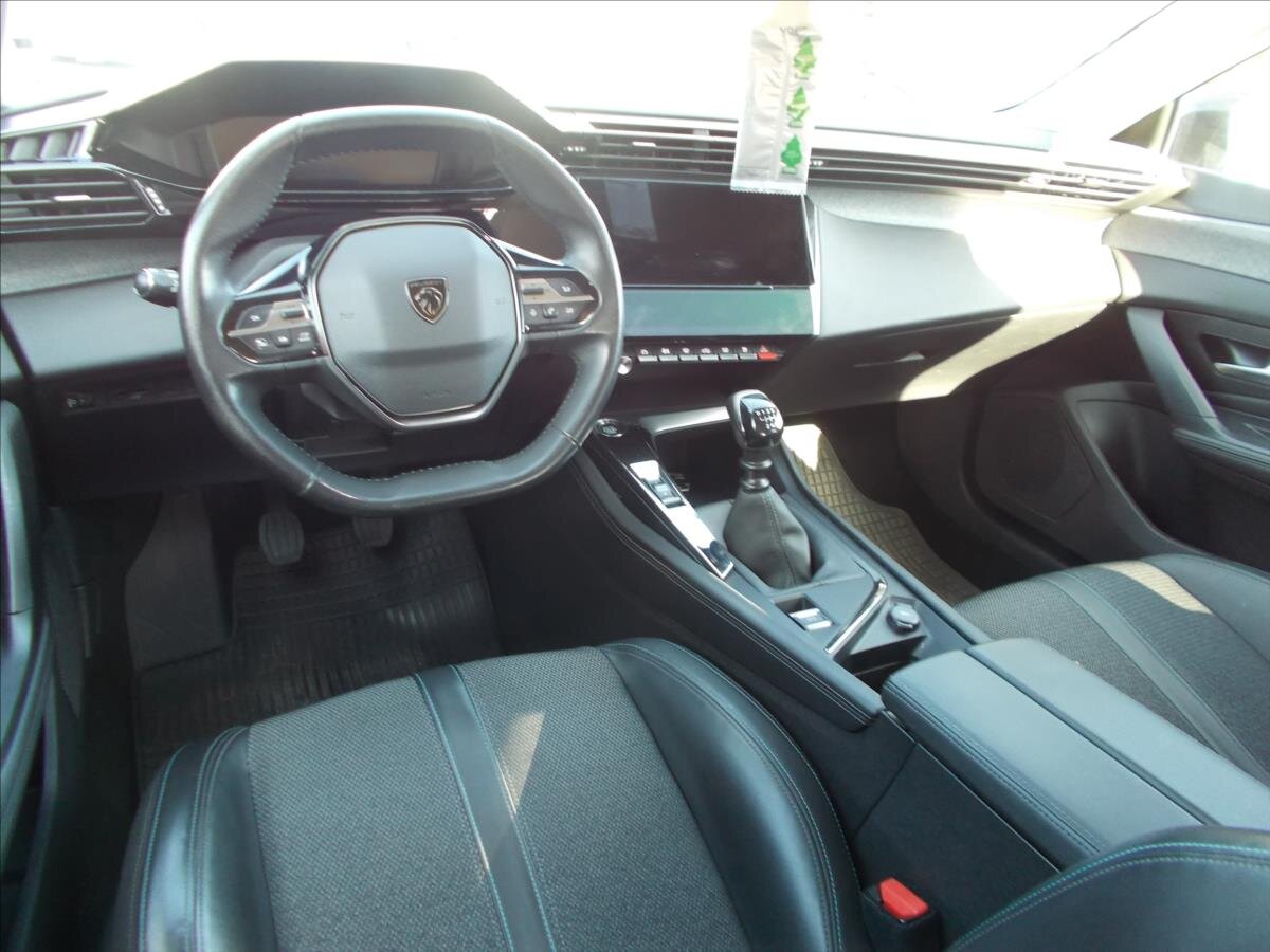 Peugeot 308 Hatchback 1,5 l 96 kw