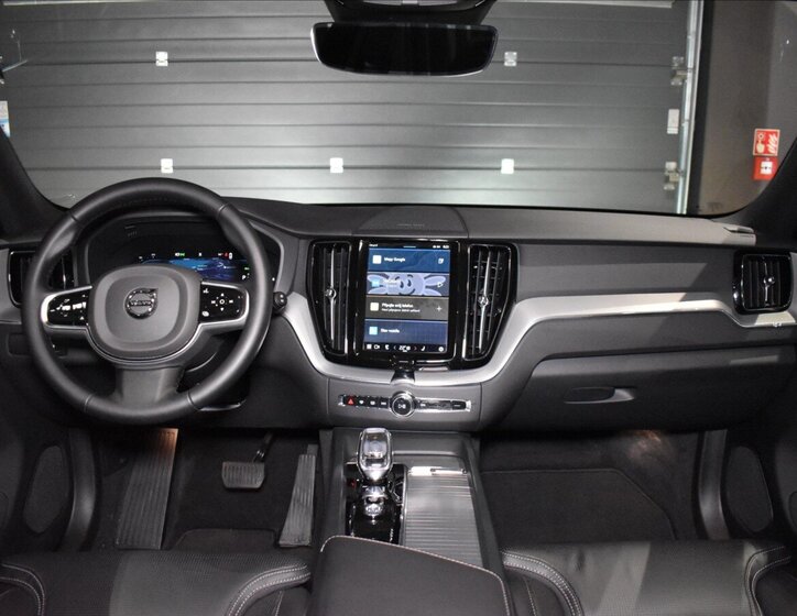 Volvo XC60 SUV / Terénní 2,0 l 257 kw