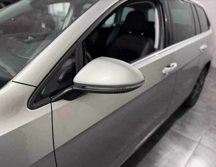 Volkswagen Golf Kombi 2,0 l 110 kw