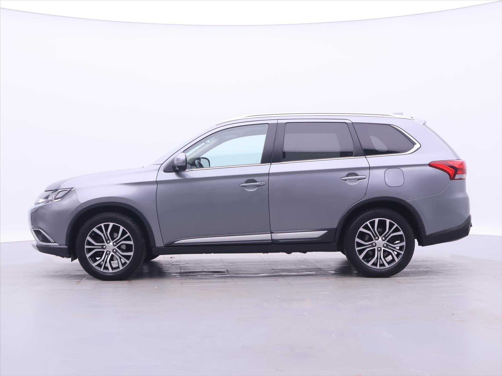 Mitsubishi Outlander SUV / Terénní 2,0 l 110 kw